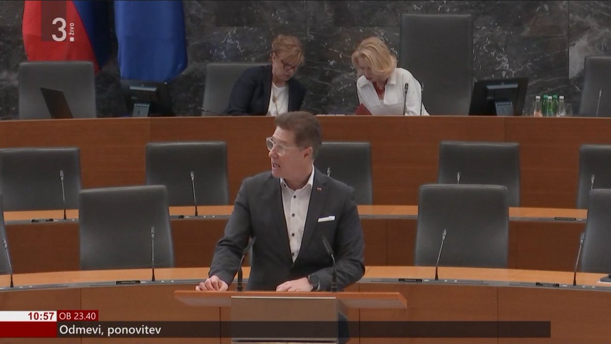 Poslanska skupina SDS (@ps_sds) on Twitter photo .<a href="/FrancBreznikSDS/">franc breznik</a>: Pri zapisu gotovine v Ustavo RS gre za jasno slovensko zavezo gotovini kot zakonitemu plačilnemu sredstvu ter pravici do njene uporabe, ki odvrača poskuse znotraj EU ali evrooobmočja, da bi se gotovinsko poslovanje omejevalo ali celo ukinilo. .<a href="/FrancBreznikSDS/">franc breznik</a>: Pri zapisu gotovine v Ustavo RS gre za jasno slovensko zavezo gotovini kot zakonitemu plačilnemu sredstvu ter pravici do njene uporabe, ki odvrača poskuse znotraj EU ali evrooobmočja, da bi se gotovinsko poslovanje omejevalo ali celo ukinilo.