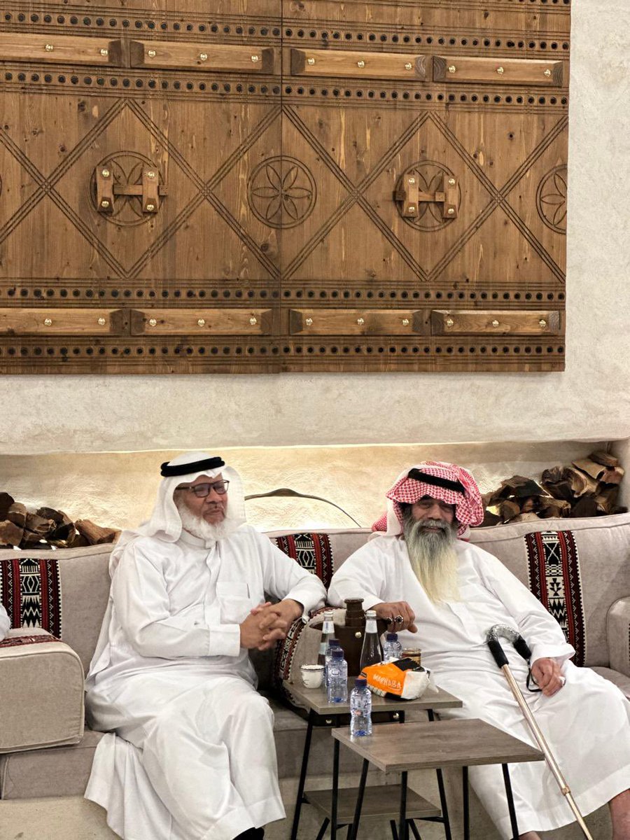 في يوم الخميس1446/11/24ودعنا في محافظةالأحساءصديقنا وحبيبنا الغالي فهد بن عيسى العلي أبا سلطان صاحب القلب الحنون والكرم والبذل والعطاءأحبه القريب والبعيدوالصغير والكبيرلا تمل مجلسه وحديثه عزائي لأبنائه وأسرته وذويه وجميع أقربائه وزملائه تغمده الله بواسع مغفرته وأسكنه فسيح جناته .