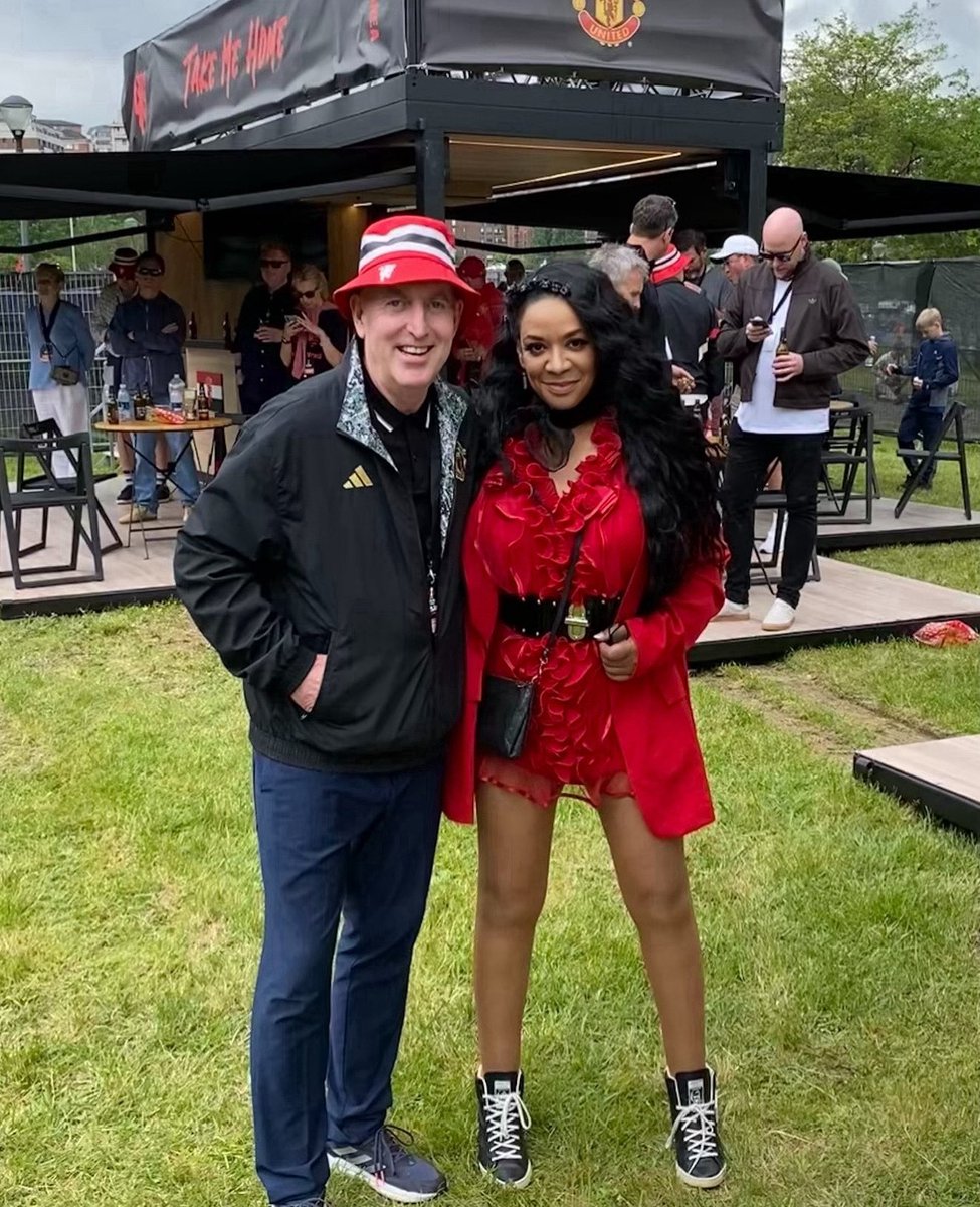 🇾🇪 In the <a href="/ManUtd/">Manchester United</a> Europa Cup Final Fanzone in Bilbao with one of Manchester’s Finest Reds - Host We ❤️ Most - <a href="/alankeegan1/">Alan Keegan</a> 🙌🏽❤️🤍🖤

Also one of my co-stars in the Adidas x Man Utd x The Stone Roses ‘This Is The One’ 🎥