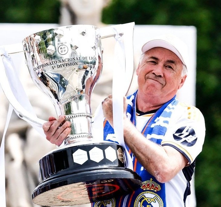 No se va cualquiera.
Se va el abuelo.
El de la ceja nerviosa.
El maestro de la tranquilidad.

Literalmente el mejor entrenador de la Historia del Real Madrid C.F.