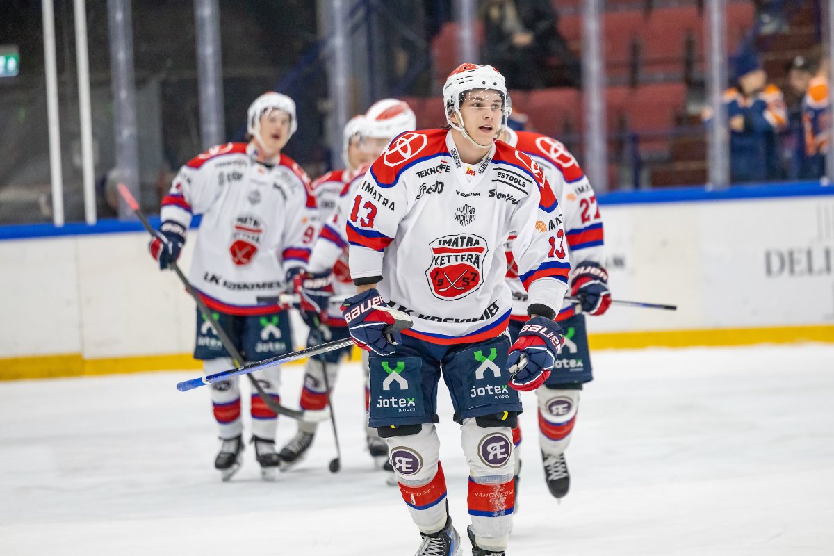 Mestis (@mestis) on Twitter photo Kahdella edellisellä kaudella Mestistä <a href="/ImatranKettera/">Imatran Ketterä</a>'n sopimuspelaajana pelannut 22-vuotias latvialaishyökkääjä Anri Ravinskis on tehnyt tulokassopimuksen NHL-seura <a href="/Canucks/">Vancouver Canucks</a>'n kanssa! 🤝
#Mestis #SuomenViihdyttävintäLätkää #Ketterä #NHL #Canucks
📸 Matti Nenonen Kahdella edellisellä kaudella Mestistä <a href="/ImatranKettera/">Imatran Ketterä</a>'n sopimuspelaajana pelannut 22-vuotias latvialaishyökkääjä Anri Ravinskis on tehnyt tulokassopimuksen NHL-seura <a href="/Canucks/">Vancouver Canucks</a>'n kanssa! 🤝
#Mestis #SuomenViihdyttävintäLätkää #Ketterä #NHL #Canucks
📸 Matti Nenonen