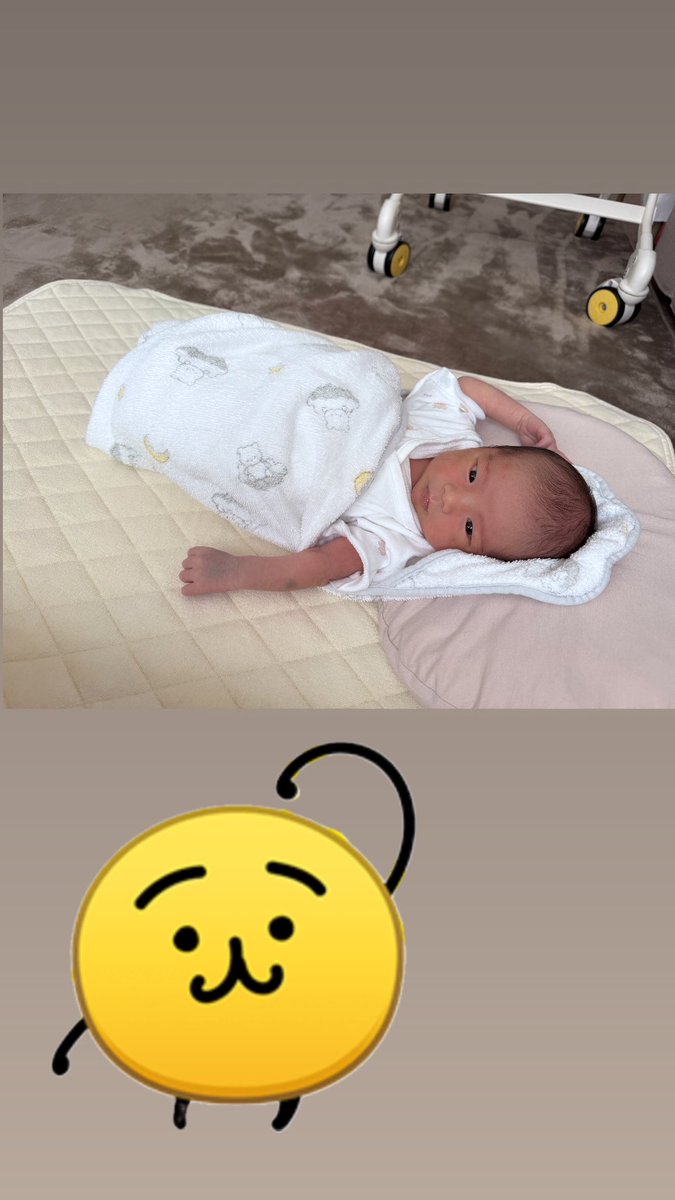 t_a_n84's tweet photo. 無事に計画無痛分娩で産まれたけど産まれた当日の夜に２回も無呼吸になっちゃって、チアノーゼでモニターつけたり採血したりで退院が伸びちゃってやっとお家に帰ってきました😭心配で精神的にやられてたけど今は元気そうで安心😮‍💨常にベビーセンス付けてる🤱新生児ってちっちゃいね👼 https://t.co/EXZ8bJSGGz