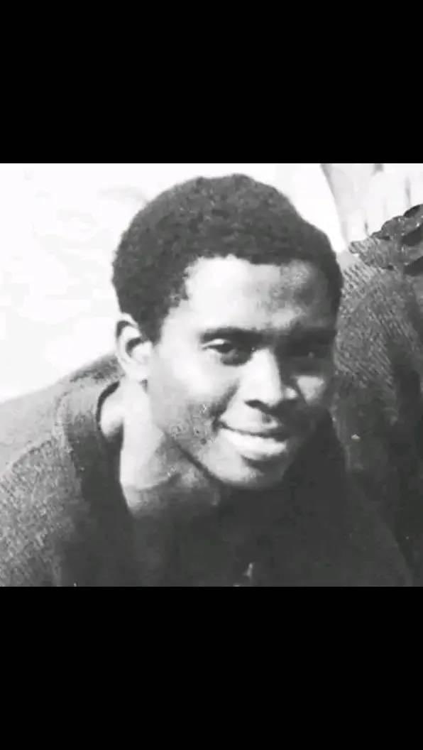 VoiceOfTheEast's tweet image. Meet Titus Okere: The First Nigerian to Sign with a European Club

Titus Davis Okere was the first Nigerian footballer to sign with a European club. He joined Swindon Town FC in England in February 1953.

He was born in Owerri and started playing football in 1938 with Zik’s…