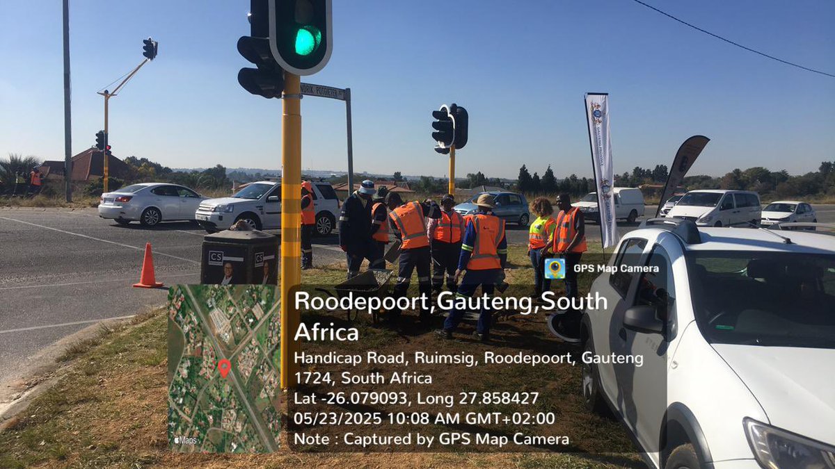 GPDRT_'s tweet photo. Yippee!!! 🚦 Traffic Signals Repairs on Hendrik Potgieter and Handicap intersection have been completed and services restored!
Here’s to less congestion and more convenience🥳🥳🥳
#AdoptAndProtectARobot #GGT2030 #SaferIntersections #AgaLeRona #GrowingGautengTogether @MyJRA https://t.co/pckdxBmUnN