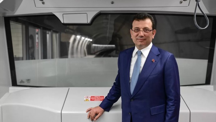 ‼️Aziz Nesin Hikayesi değil...

🔹İstanbul Cumhuriyet Başsavcılığı, İBB'ye ait metro, metrobüs, otobüs, vapur ve araç istasyonlarında tutuklu İBB Başkanı #Ekremİmamoğlu'na ait fotoğraf, görüntü ve sesin kullanılmasına yasak getirdi!