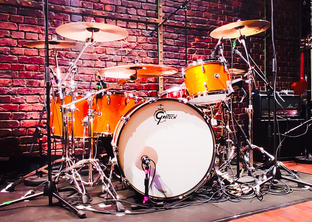 RomVia's tweet image. Très heureux de ma Gretsch Brooklyn series en tournée avec #Daran cette année.
Merci à @GEWAdrums @gretschdrums @bastille_music
Et @zildjian_france @zildjiancompany toujours !!
