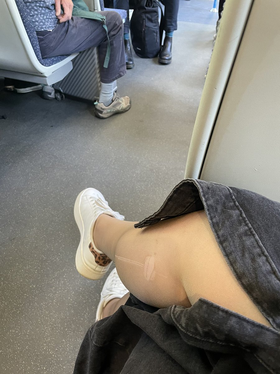 Georgia Lawe (@georgialawepr) on Twitter photo En route to London Comic Con for today’s event with <a href="/JonathanAStroud/">Jonathan Stroud</a> - and just noticed this 😠
Emergency MnS run here I come!
#SaveLockwoodandCo
#LockwoodAndCountryside En route to London Comic Con for today’s event with <a href="/JonathanAStroud/">Jonathan Stroud</a> - and just noticed this 😠
Emergency MnS run here I come!
#SaveLockwoodandCo
#LockwoodAndCountryside
