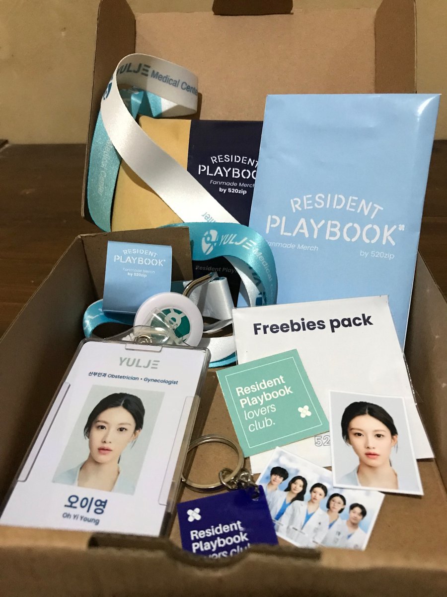 vinanoviantii's tweet image. Aku beli paket lengkap ✨😃🤍💙
Sangat worth it untuk harga terjangkau 👍🏼🥰
Freebies pack: 1 ganci, 2 foto kecil, 1 sticker kecil 💕

Maaciiiiw banyak kaaaak @_520zip 
Sukses2 selalu lah bisnis nya ini 😄👍🏼