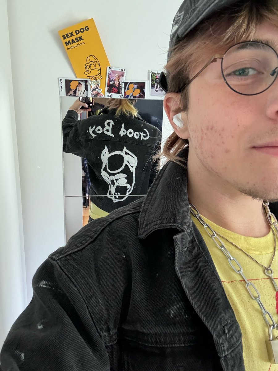 Best little piece of clothing I have! And coincidentally also painted by myself 🤌🏻✨