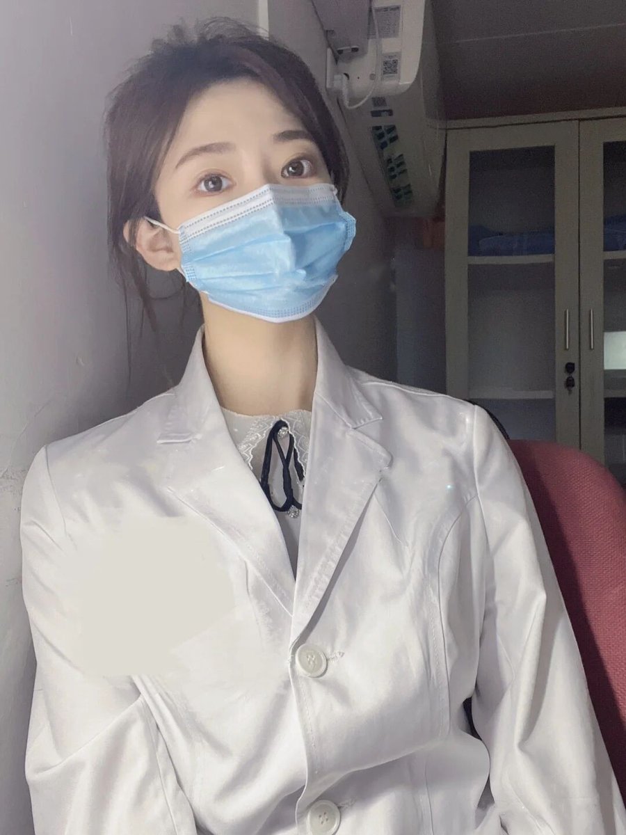 最近在研究一个数据，成年男人的小鸡鸡勃起平均有没有十厘米，没十厘米的不要说话了🤨因为你不符合我的调查人选 https://t.co/vo0ZFOQAcr