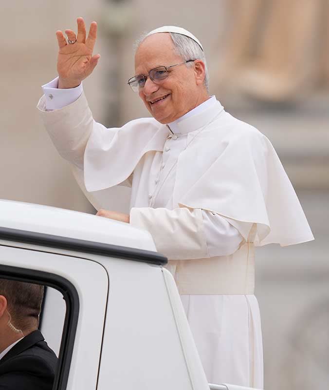 The Vatican News site has published a warning about social media fakes attributed to the new pope after a 36-minute "deep fake" AI-generated video was posted on YouTube and fake quote pictures are being shared on Facebook, Whatsapp and Instagram 😥 scross.co.za/2025/05/vatica…