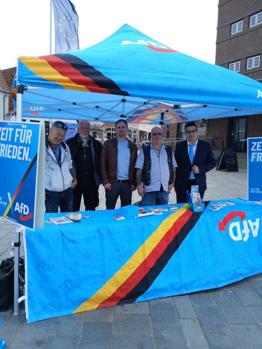 Sommer-Sonne-Meer,
Bei herrlichem Wetter haben wir mit unserem neuen Ortsvorstand unseren ersten Infostand in Eckernförde abgehalten. 
Es gab viele interresante und anregende Gespräche mit den Einwohnern sowie mit zahlreichen Urlaubern die sich für uns Interresiert haben.
#AfD