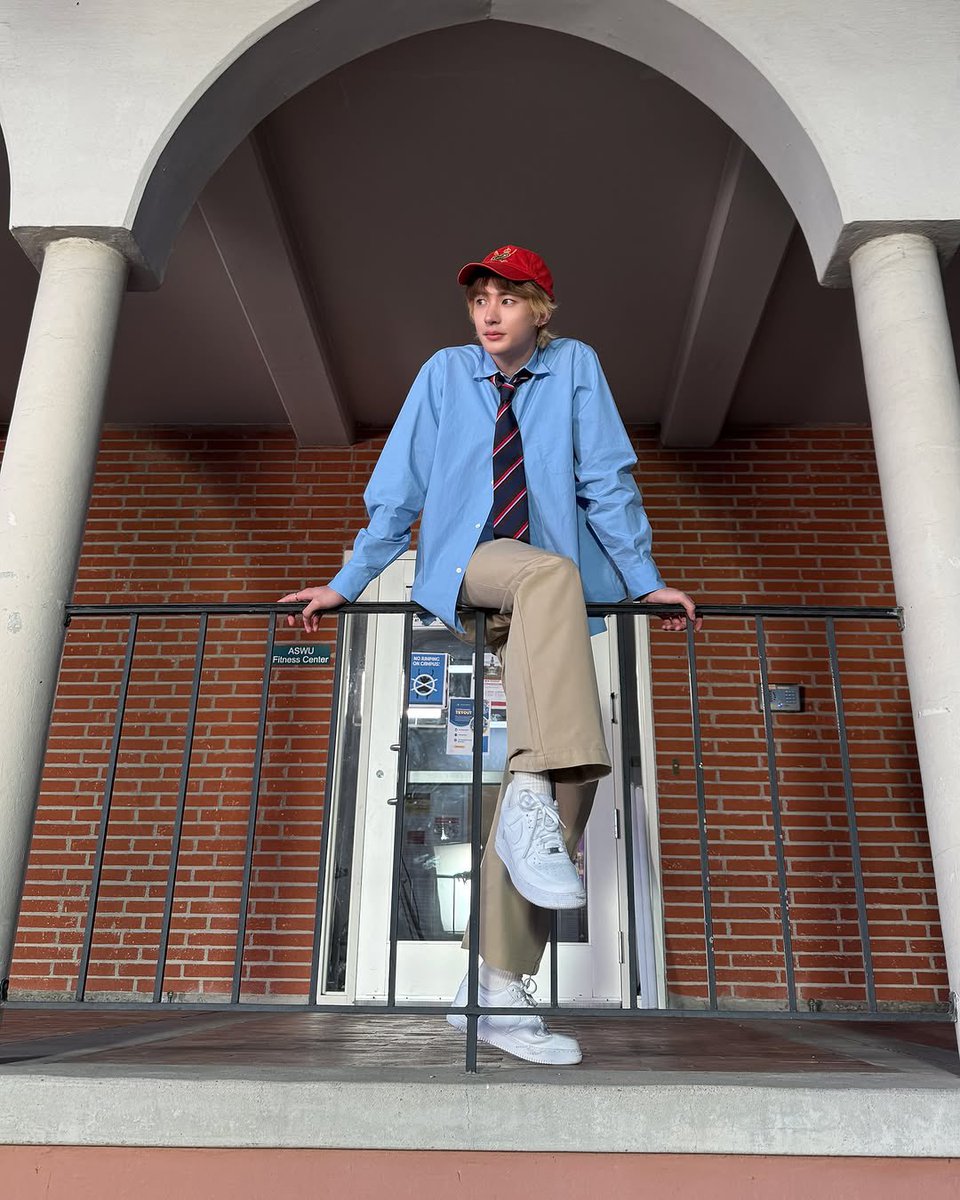 antonsfile's tweet photo. college boy https://t.co/Ggf8suBJuc