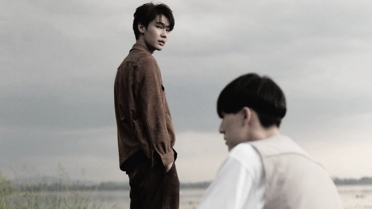 To Return Is Not To Stay 
         —dewtee as deyanatha

“ Mungkin aku memang rumahnya namun aku bukan tempat untuk dia tinggal namun hanya sekedar tempat singgah dan tempat ia meluapkan semua keluh kesahnya. ”

#dewtee promote au