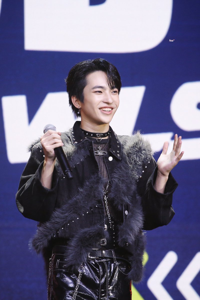 looksoshine_'s tweet image. เอ็นดูอ่ะะะ @tonhon_yp 

☺️☺️
#Tonhon_YP #Project_HOWLS