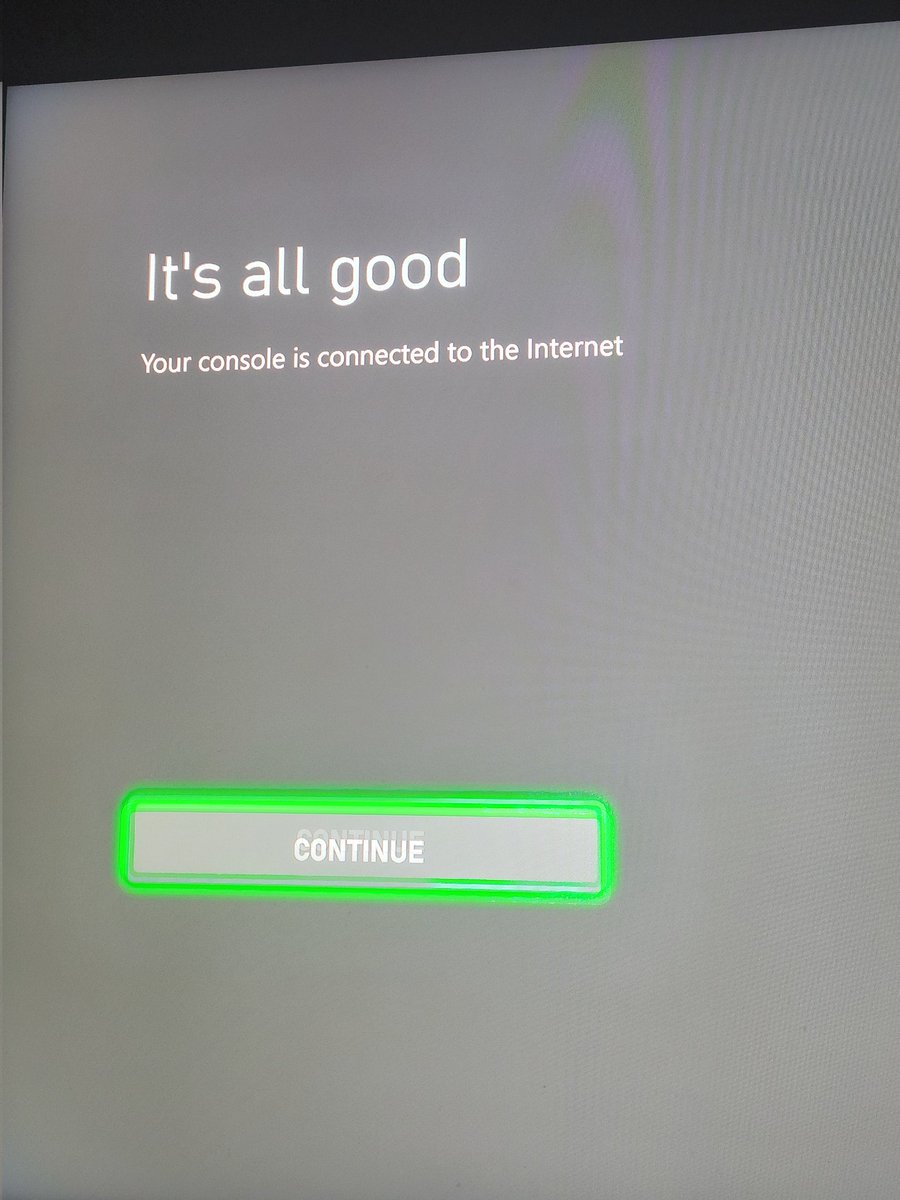 ImRJGameplays's tweet photo. @XboxSupport @xbox seems like somethin is up with ur servers. Got temporary network error popups. my wired internet conmection says im connected when doin network tests but my main home dashboard aint loading, xbox store aint loading, xbox phone app aint loading, games dont sync https://t.co/qpafDCfCJZ