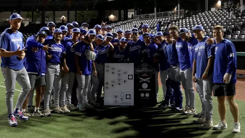 Eastern Illinois Athletics (@eiu_panthers) on Twitter photo The <a href="/EIU_Baseball/">EIU Baseball</a> team advanced to the OVC tournament elimination bracket final with an 11-6 win over SIUE on Thursday night.
Six of EIU’s ten hits went for extra bases.
Recap⚾️👀⬇️
eiupanthers.com/news/2025/5/23… The <a href="/EIU_Baseball/">EIU Baseball</a> team advanced to the OVC tournament elimination bracket final with an 11-6 win over SIUE on Thursday night.
Six of EIU’s ten hits went for extra bases.
Recap⚾️👀⬇️
eiupanthers.com/news/2025/5/23…