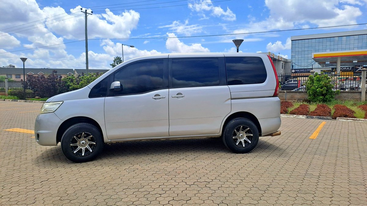 carson_frenzy's tweet photo. @Caradvicekenya Nissan Serena 2010
2000cc Petrol 
8 seater
New Tyres 💯
Offset Sport Rims
Buy and Drive 🔥 
Asking 699,999Ksh
Call 0702620935 https://t.co/5PjisUbCsk