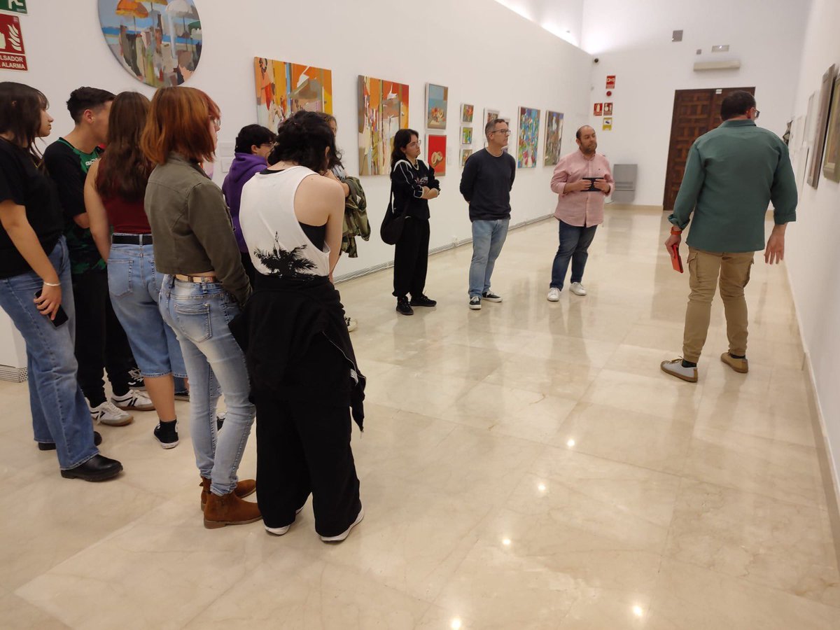 Agradecemos al alumnado de bachillerato de arte del <a href="/i_espinosa/">iñaki</a> que nos acompañaran en la visita guiada del artista David Sancho a su exposición 'Vivir, crear, viajar' con motivo del Día Internacional de los Museos

¡Estás a tiempo de visitarla hasta el 25 de mayo! Entrada libre