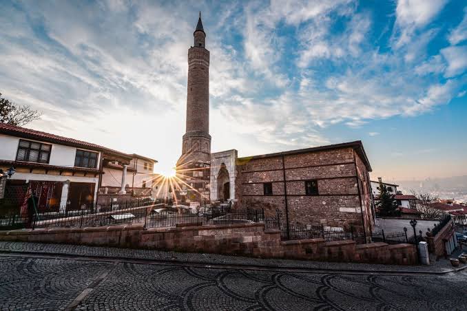 “ Üzerine güneş doğan en hayırlı gün Cuma günüdür. “

Selam ve Dua İle #HayırlıCumalar 

📍Aslanhan Camii

<a href="/akaltindag/">AK PARTİ ALTINDAĞ</a>