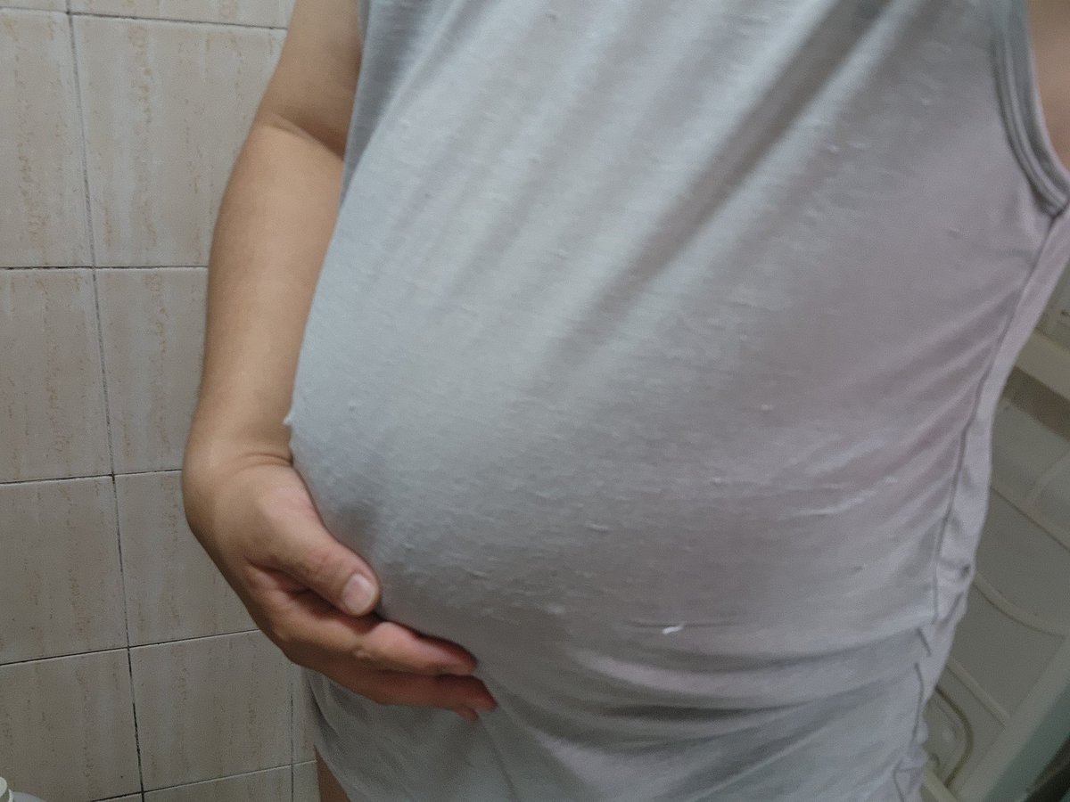 bumpy1292179's tweet photo. #fakepregnant #mpreg #임신 #妊夫 #孕夫 #foodbaby https://t.co/RtvFavmXvr