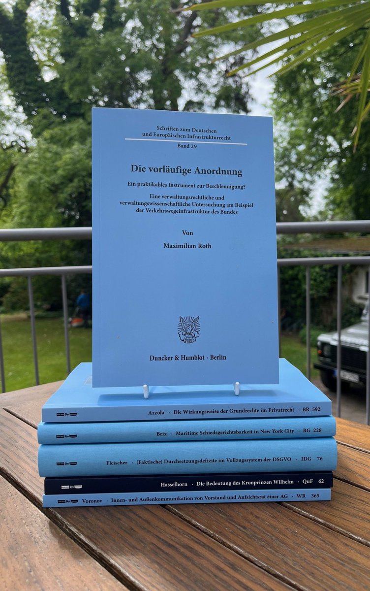Die Woche in Büchern – neu bei D&amp;H:
duncker-humblot.de/buecher/neuers… #Privatrecht #Verfassungsprivatrecht #Aufsichtsrat #Insiderrecht #Verkehrswegeinfrastruktur #Planfeststellungsverfahren #DSGVO #Datenschutz #LexMercatoria #Seehandelsrecht #Hohenzollerndebatte #Monarchiegeschichte