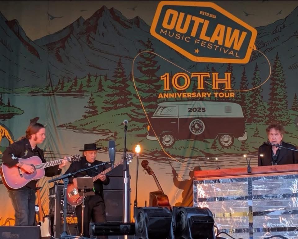 the_daily_dylan's tweet image. Billy Strings sat in on “All Along the Watchtower” in Spokane, WA.

📷: Carrie Cooper Nevans

#bobdylan