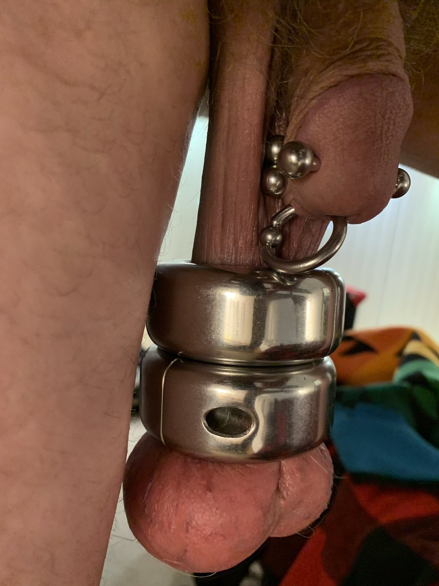 So there’s over 6000 of you pervs here now looking at my balls… got any photo/theme requests so we can celebrate? Hit me up with ideas!
#ballstretching #ballstretchers #ballweights #ampallang #papiercing #lowhangers #gaytradie