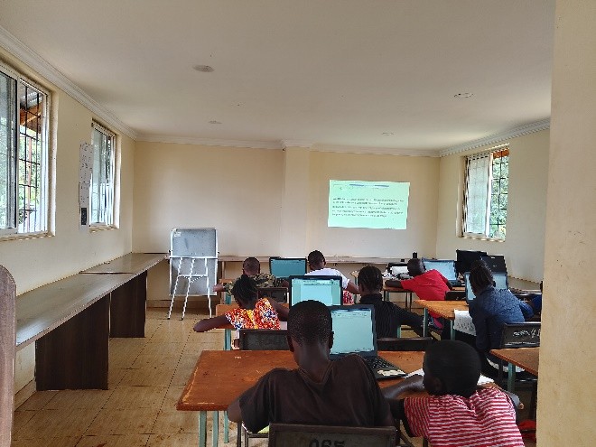 GRACEINITIATIV2's tweet photo. This holiday, GRACE Initiative hosted a dynamic STEM Bootcamp where learners were introduced to computers and Microsoft Word, building their digital literacy from the ground up.
#holidaybootcamp #STEMEducation #Kahoot #STEMCentre #STEMBootcamp https://t.co/89UEpUwI0K