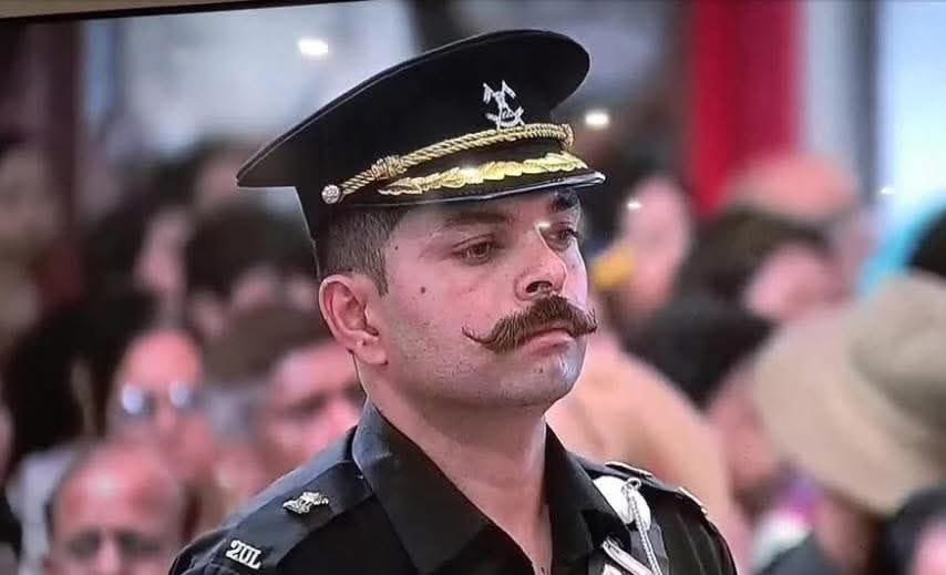 Raghubir Singh Tewatia (@raghubiramla) on Twitter photo рдореЗрд░реЗ рдкреГрдерд▓рд╛ рд╣рд▓реНрдХреЗ рдХреЗ рдЧрд╛рдБрд╡ рдордЪреНрдЫрдЧрд░ рдХреЗ рд╡реАрд░ рдпреЛрджреНрдзрд╛ рднрд╛рд░рддреАрдп рд╕реЗрдирд╛ рдореЗрдВ рдореЗрдЬрд░ рд╕рддреЗрдВрджрд░ рд╕рд┐рдВрд╣ рдзрдирдЦрдбрд╝ рдЬреА рдХреЛ рд░рд╛рд╖реНрдЯреНрд░рдкрддрд┐ рдЬреА рджреНрд╡рд╛рд░рд╛ рд╢реМрд░реНрдп рдЪрдХреНрд░ рд╕реЗ рд╕рдореНрдорд╛рдирд┐рдд рдХрд░рдиреЗ рдкрд░ рд╣рд╛рд░реНрджрд┐рдХ рдмрдзрд╛рдИред
рдЬрдп рдЬрд╡рд╛рди рдЬрдп рдХрд┐рд╕рд╛рди ЁЯЗоЁЯЗ│ рдореЗрд░реЗ рдкреГрдерд▓рд╛ рд╣рд▓реНрдХреЗ рдХреЗ рдЧрд╛рдБрд╡ рдордЪреНрдЫрдЧрд░ рдХреЗ рд╡реАрд░ рдпреЛрджреНрдзрд╛ рднрд╛рд░рддреАрдп рд╕реЗрдирд╛ рдореЗрдВ рдореЗрдЬрд░ рд╕рддреЗрдВрджрд░ рд╕рд┐рдВрд╣ рдзрдирдЦрдбрд╝ рдЬреА рдХреЛ рд░рд╛рд╖реНрдЯреНрд░рдкрддрд┐ рдЬреА рджреНрд╡рд╛рд░рд╛ рд╢реМрд░реНрдп рдЪрдХреНрд░ рд╕реЗ рд╕рдореНрдорд╛рдирд┐рдд рдХрд░рдиреЗ рдкрд░ рд╣рд╛рд░реНрджрд┐рдХ рдмрдзрд╛рдИред
рдЬрдп рдЬрд╡рд╛рди рдЬрдп рдХрд┐рд╕рд╛рди ЁЯЗоЁЯЗ│