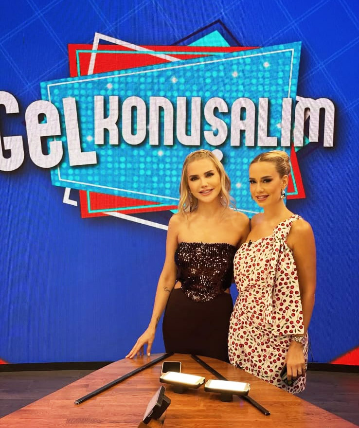 Ece Erken ve Nur Tuğba Namlı’nın sunumuyla öne çıkan magazin haberlerinin konuşulduğu #GelKonuşalım şimdi canlı yayınla TV8’de sizlerle. #GelKonuşalım goo.gl/1nA14O