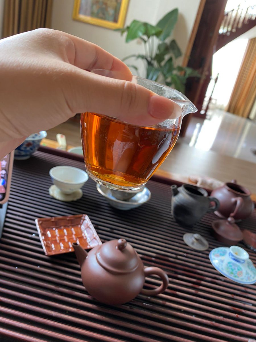 No need to travel far or be crowded,
An afternoon filled with the fragrance of tea is the best place to return.#daily