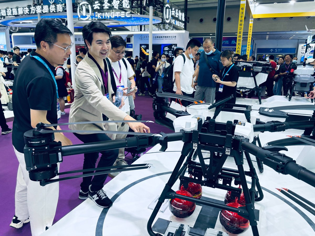 📸Live from the EFT Drone Expo!
✔️ A diverse range of innovative drone solutions makes its debut — unlocking endless possibilities!
Booth No. 1B25
We're here waiting for you!
#eftdrone #Shenzhen #dronEXPO2025