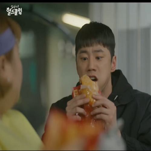 그냥 지나칠 수가 없었다
닭가슴살인데 치킨보다 더 맛있어보임
이준영 효과 장난 없음

🧙 한끼통살 닭가슴살

atemshop.com

#이준영 #닭가슴살 #한끼통살