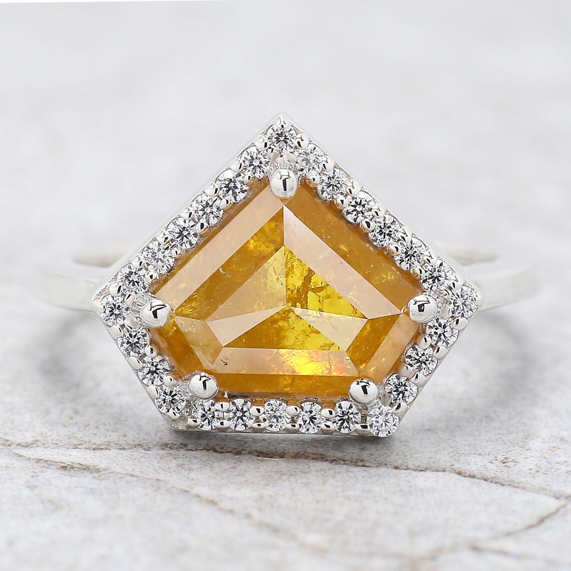 FDJewels's tweet image. Shield Shape Yellow Diamond Ring 3.24 Ct 8.40 MM Shield Cut Diamond Ring 14K Solid White Gold Silver Engagement Ring Gift For Her QL9780

ETSY : etsy.com/in-en/listing/…

#ShieldDiamondRing #YellowDiamondRing #ShieldCutDiamond #14KWhiteGoldRing #SilverEngagementRing