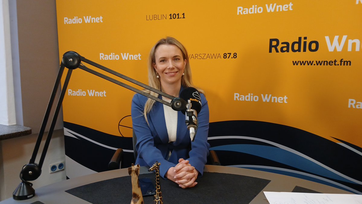 RadioWnet (@radiownet) on Twitter photo 🗣️„To będzie trudna debata dla Rafała Trzaskowskiego. Nie chciałabym być na jego miejscu” – Emilia Wierzbicki, rzeczniczka Karola Nawrockiego <a href="/EmiliaPob/">Emilia Wierzbicki</a> <a href="/skowronskiwnet/">Krzysztof Skowroński</a> ⬇️
youtube.com/watch?v=ZDFSXu… 🗣️„To będzie trudna debata dla Rafała Trzaskowskiego. Nie chciałabym być na jego miejscu” – Emilia Wierzbicki, rzeczniczka Karola Nawrockiego <a href="/EmiliaPob/">Emilia Wierzbicki</a> <a href="/skowronskiwnet/">Krzysztof Skowroński</a> ⬇️
youtube.com/watch?v=ZDFSXu…