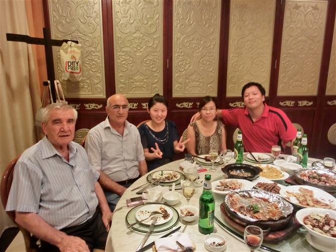 juliamesh's tweet image. We were pleased to welcome Australia customers to the Web Wire Mesh factory this week.The customer visits our raw material warehouse &amp;amp; weaving workshop.The visit focused on exploring opportunities to work together in the stainless steel woven mesh business. #webwiremesh #wiremesh