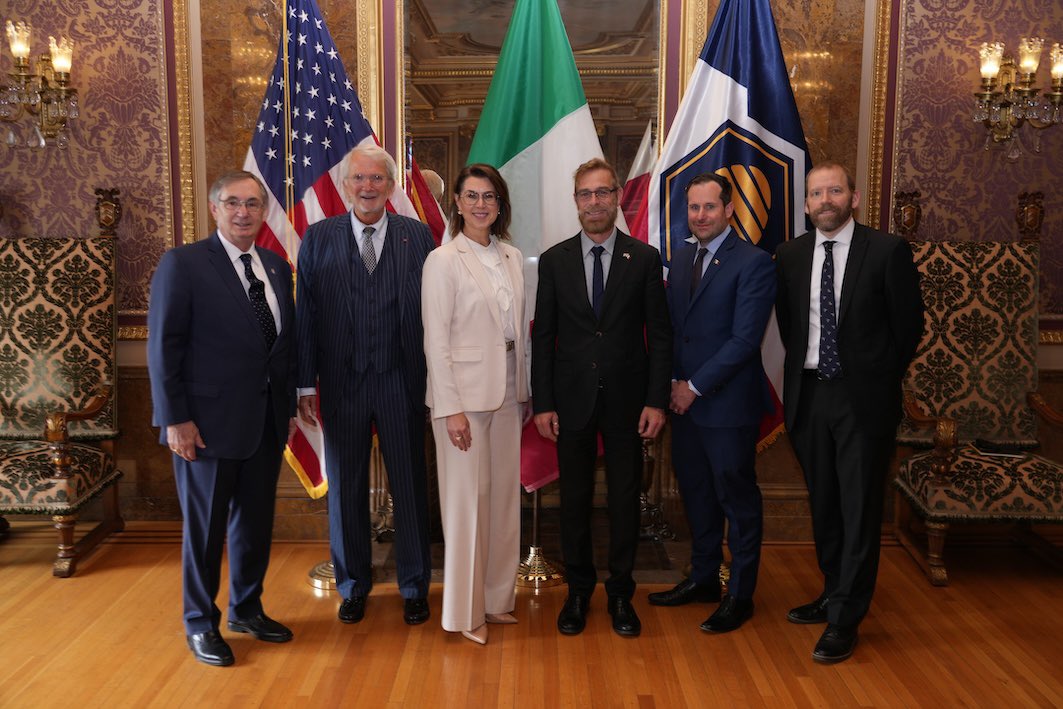Italy in SanFran (@italyinsanfran) on Twitter photo #Italy and #Utah at the core of the meeting of CG Sergio Strozzi with Lt. Governor Deirdre Henderson.
Working to strengthen our collaboration in #business #investments #innovation #tech #research and #culture, leveraging on the qualified Italian Community.
<a href="/ItalyinUS/">Italy in US</a> <a href="/ItalyMFA/">Farnesina 🇮🇹</a> #Italy and #Utah at the core of the meeting of CG Sergio Strozzi with Lt. Governor Deirdre Henderson.
Working to strengthen our collaboration in #business #investments #innovation #tech #research and #culture, leveraging on the qualified Italian Community.
<a href="/ItalyinUS/">Italy in US</a> <a href="/ItalyMFA/">Farnesina 🇮🇹</a>