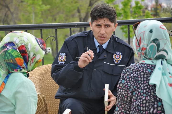 Ali Bayram (@alibayramreal) on Twitter photo Polis evlerine girişim mi yasaklandı?
"Sizi alamayız!" dediler.
ÇIYANLARIN VAKTİ - Ali Bayram
15 Haziran'da tüm kitabevlerinde Polis evlerine girişim mi yasaklandı?
"Sizi alamayız!" dediler.
ÇIYANLARIN VAKTİ - Ali Bayram
15 Haziran'da tüm kitabevlerinde
