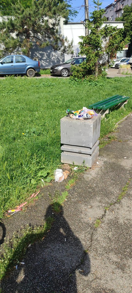 Beograd_info's tweet photo. "Ako možete da objavite kako izgleda park u Marijane Gregoran na Karaburmi.
Zapušten, pun smeća."
@zelenilo_beograd @prijavi_problem Hvala Vam https://t.co/XZhVKsyeOx
