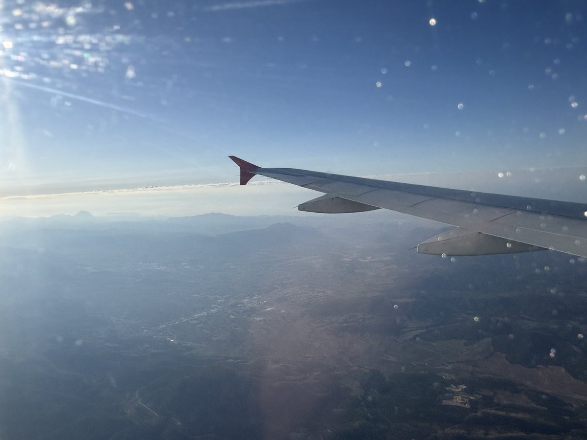 It’s not often you discover a new #brand that you instantly love.
We flew with <a href="/volotea/">Volotea</a> down to Alicante yesterday.
Super polite staff, fab interior, reclining seats, great legroom.
No wonder it’s the fastest growing budget  #airline in EU.
Bringing dignity back to air travel!