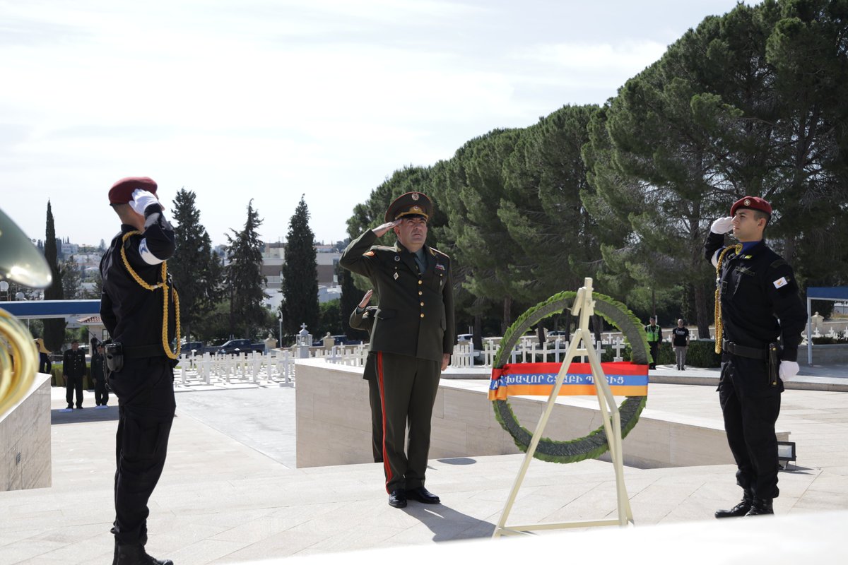 Ο Αρχηγός των Ενόπλων Δυνάμεων της Δημοκρατίας της Αρμενίας, Αντιστράτηγος Edvard Asryan, πραγματοποίησε επίσημη επίσκεψη στην Κύπρο, κατόπιν πρόσκλησης του Αρχηγού της Εθνικής Φρουράς, Αντιστράτηγου Γεώργιου Τσιτσικώστα.

Διαβάστε περισσότερα 👇
gov.cy/army/mi-katigo…