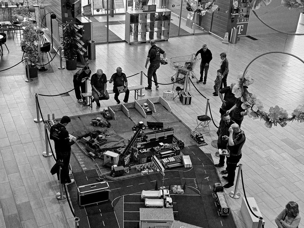 Drabbles153's tweet photo. #NFTkaltenstein #photography #today #interspar
#blackandwhite #monochrome #Feldkirch #Vorarlberg #Austria #Documentary
#モノクロ #写真 #白黒 https://t.co/8LlqPtrMFJ