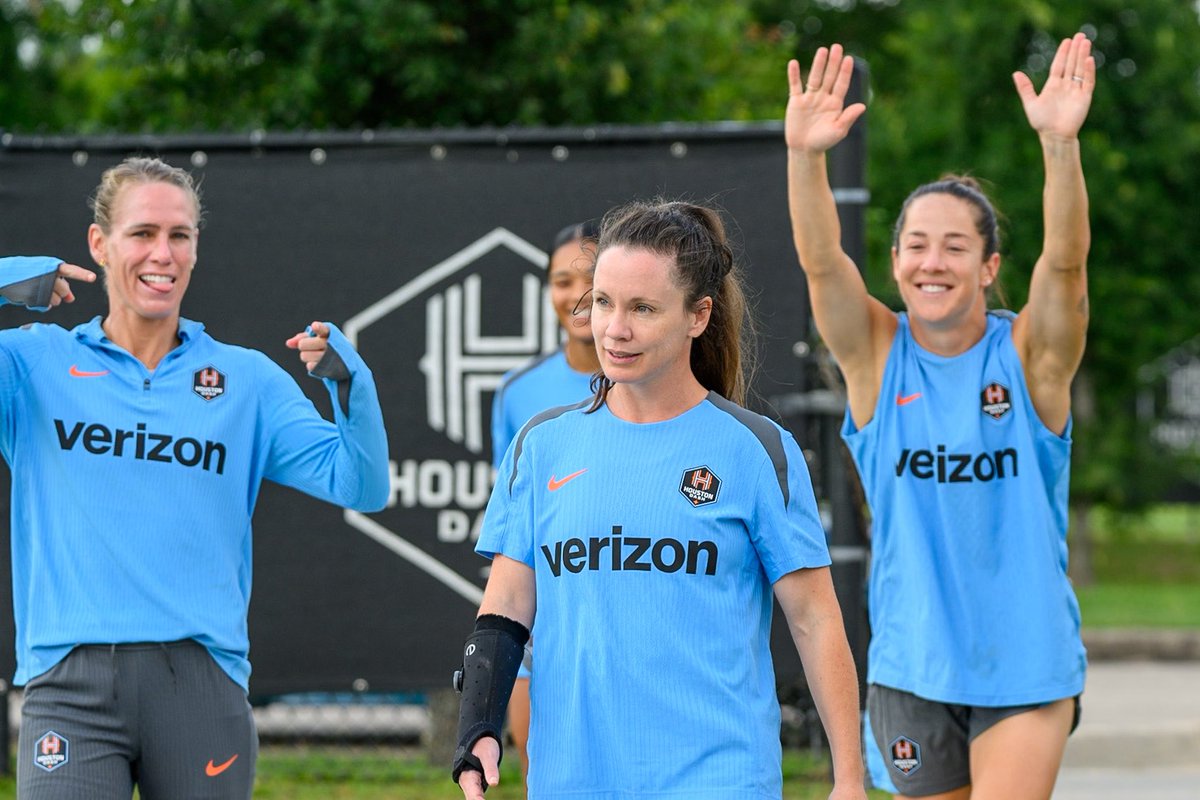 MsKriNT's tweet photo. Dash strut @HoustonDash  #houstondash #dashon #nwsl https://t.co/fzcg1QekP3