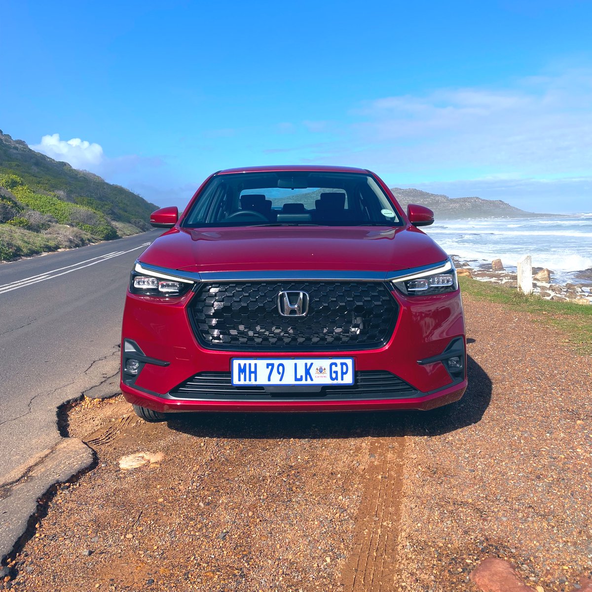 Dean_Friederich's tweet photo. At a starting price of R254 900 with generous amounts of comfort, safety, economy & city style…I think it’s only a matter of time before we see a lot more of the all-new Honda Amaze on our roads. 👀😏
Thank you @HondaSA for having me! 🙏🏻
#HondaAmaze
#PracticalIsIn
#HondaSA https://t.co/TgiBMpnkBa