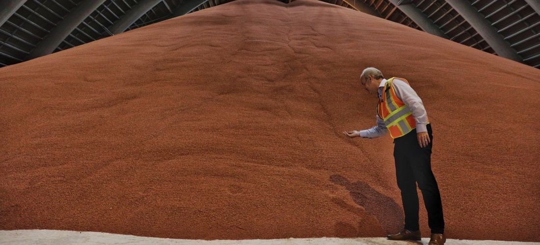 🚫Up to 100% tariffs on Russia and Belarus! The EU just imposed prohibitive tariffs on fertilizers and key agricultural goods from Russia and Belarus. Once supplying 25% of nitrogen fertilizers to the EU, Russia will now be priced out of the market. New rules also close loopholes