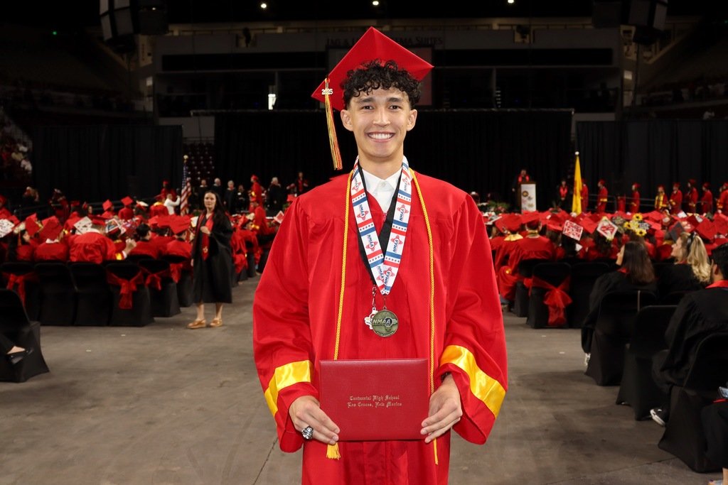Cen10Hawks's tweet photo. Congratulations to the Centennial High School Class of 2025!

You’ve walked the stage, achieved your goal, and made your loved ones proud. Here's a snapshot from your unforgettable commencement day.

Job well done, Hawks! https://t.co/aGxkQp1FWV