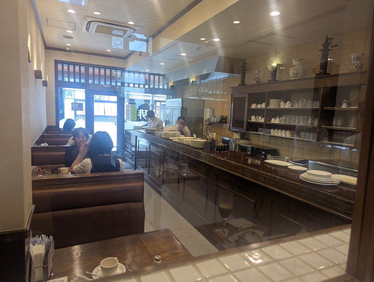 kaoboooooooo's tweet image. 朗読劇前に腹ごしらえで
「COFFEE HOUSE MAKI 」
でタマゴサンドセットをダッチコーヒーで
ここのこのアイスダッチコーヒーが
このためにだけにでも
出町柳に来たいほど美味しいのですよ。
来れた有り難い。
#喫茶店