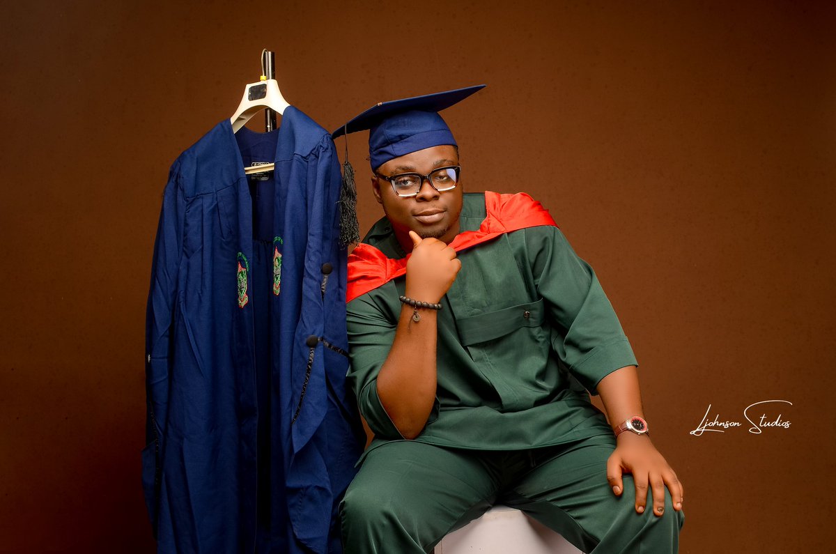 femi_worship's tweet photo. Officially a Graduate!!!!
B.A/Ed in Education and English language.
Department of English, Faculty of Arts, Defunct Adeyemi College of Education, Affiliated to Obafemi Awolowo University!!!!
Congratulations to me!!!
#AFUED
#Convocation!!! https://t.co/1YPVbRlkS7