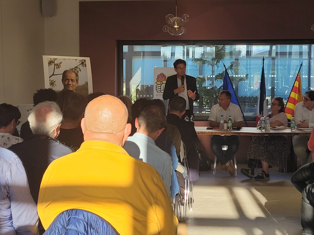 NicolasMayerNMR's tweet photo. Un 1er secrétaire doit soutenir les socialistes qui se battent, tous les jours, là où le RN est fortement implanté. Hier à Perpignan, aujourd'hui à Carvin dans la circonscription d'Henin Beaumont, pour écouter et soutenir les camarades qui se sentent isolés depuis trop longtemps. https://t.co/PqFEyKo8qU
